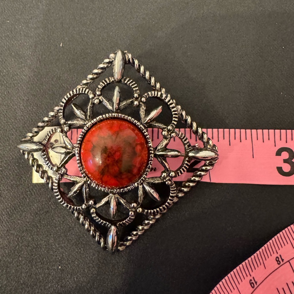 Vintage Sarah Coventry Inca Fire Brooch Earring Set Red Cabochon in Silver 1970s - Picture 8 of 9